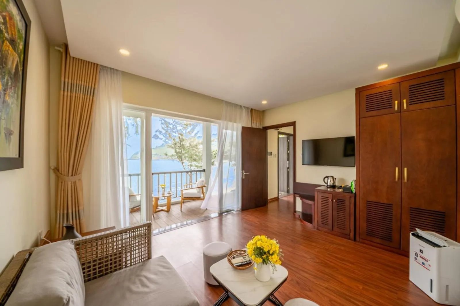 Bounce Beach Resort And Spa Da Nang Vietnam