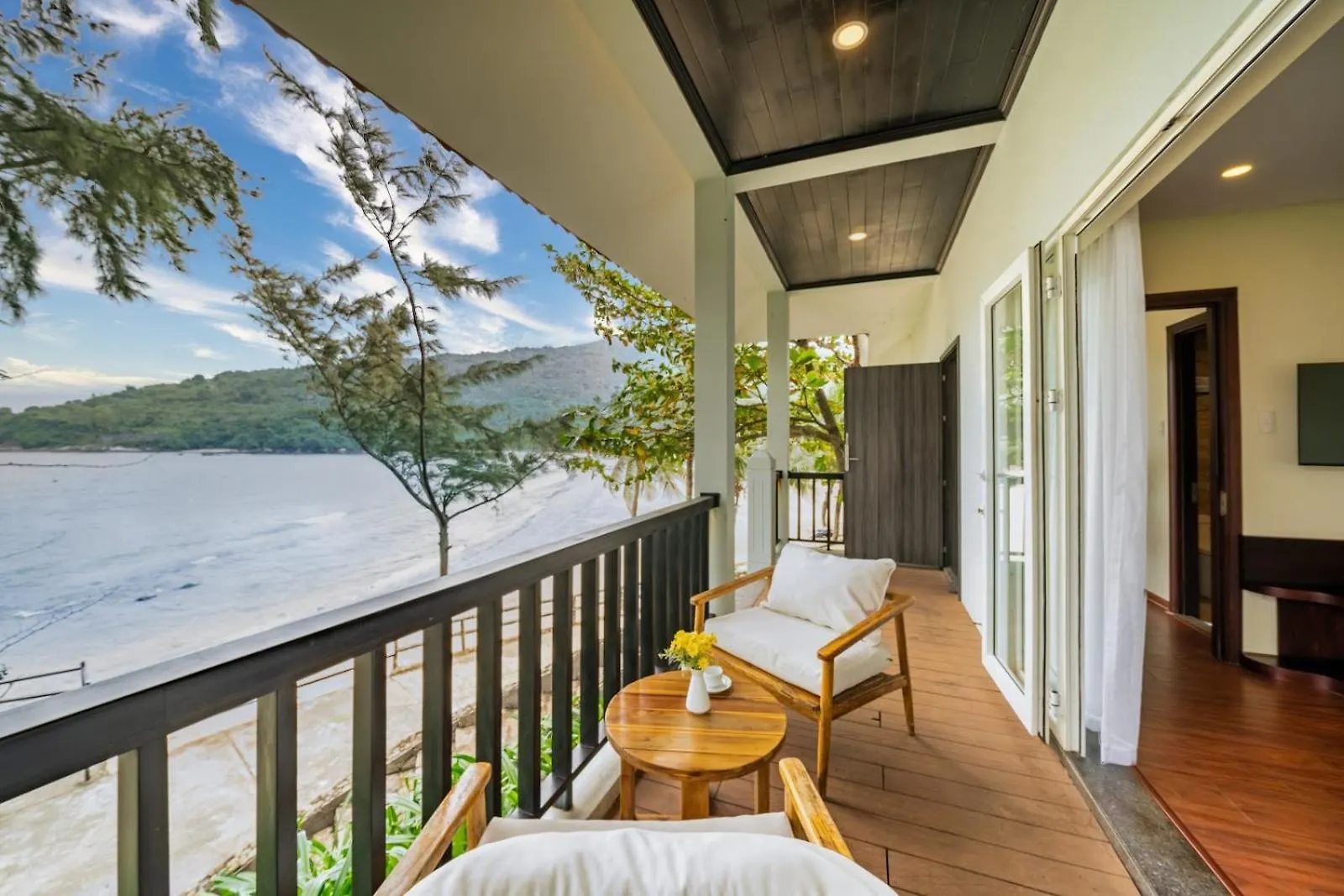 Bounce Beach Resort And Spa Da Nang Vietnam