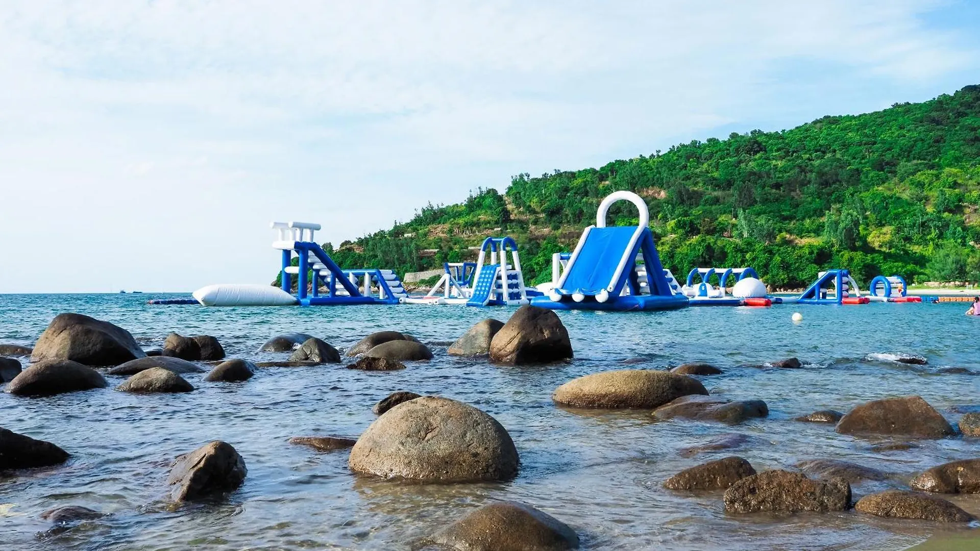 Bounce Beach Resort And Spa Da Nang Vietnam